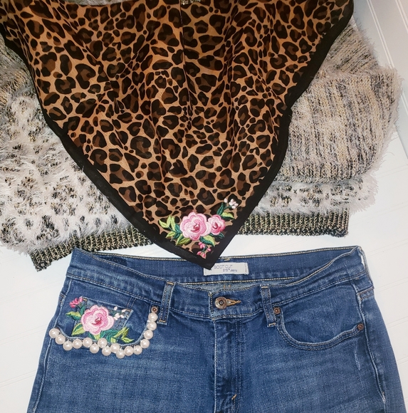 🐝🐝Bandana scarves with rose patch/leopard  print - Picture 2 of 3